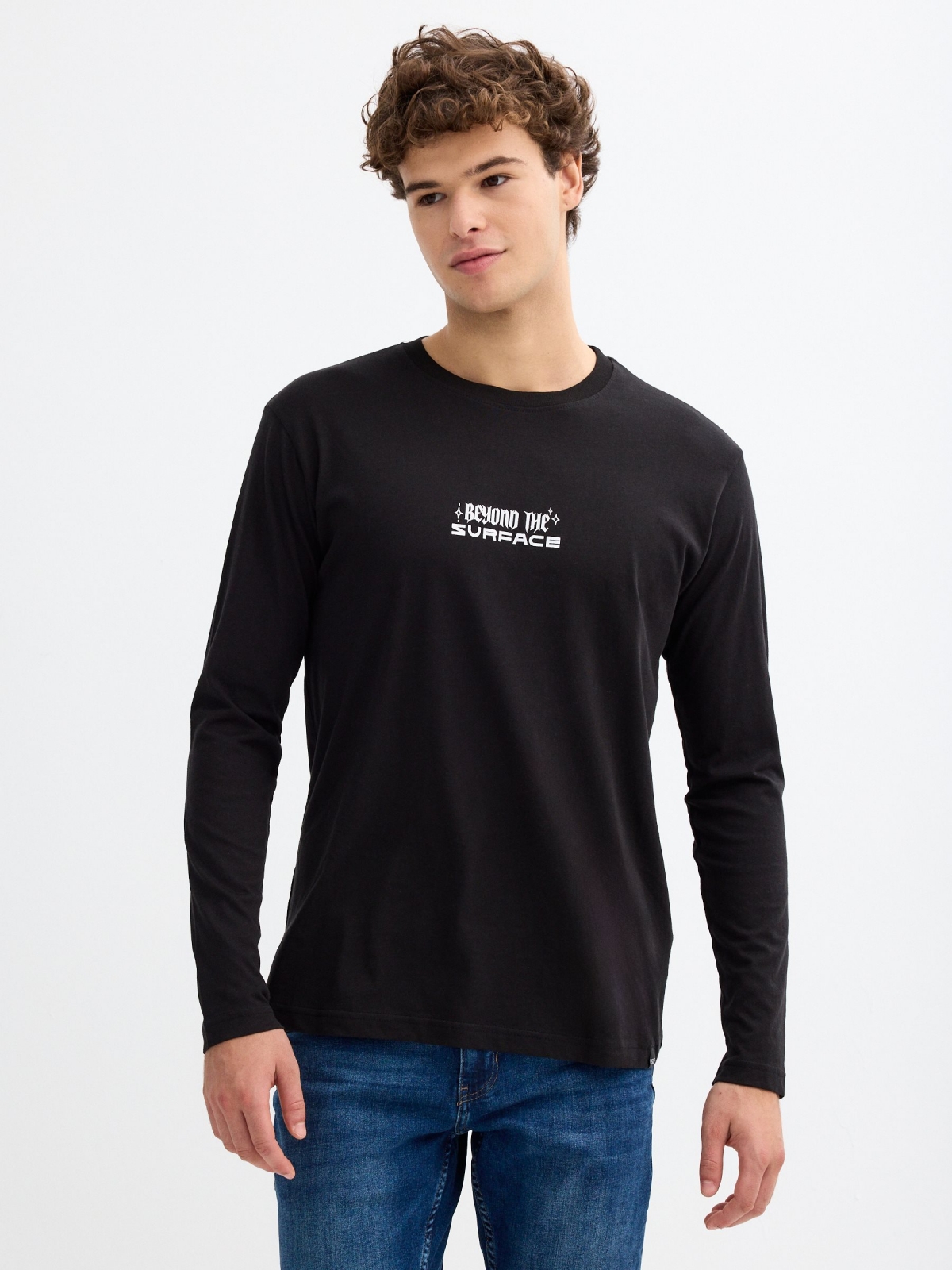 T-shirt impressão Ilustração preto vista meia frontal