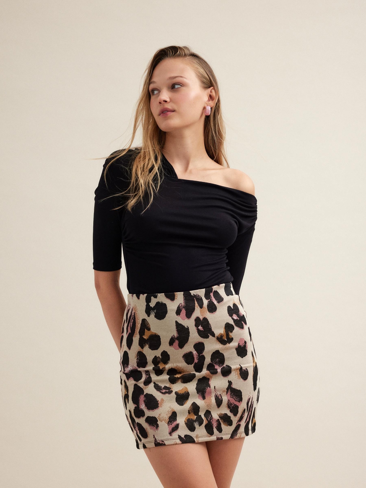 Leopard print skirt beige middle front view