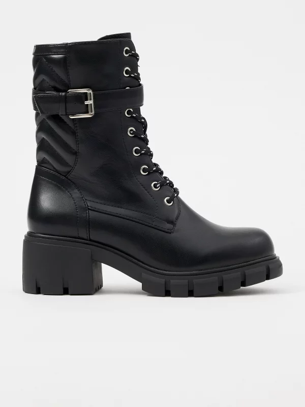 Buckle track sole ankle boot