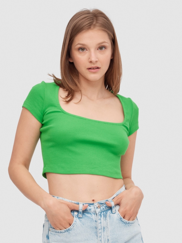 Camiseta crop escote cuadrado menta vista media frontal