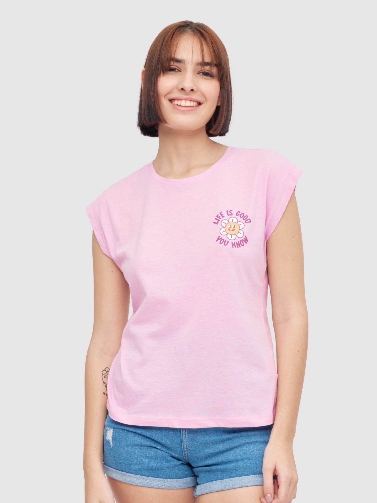 Camiseta Life Is Good magenta vista media frontal