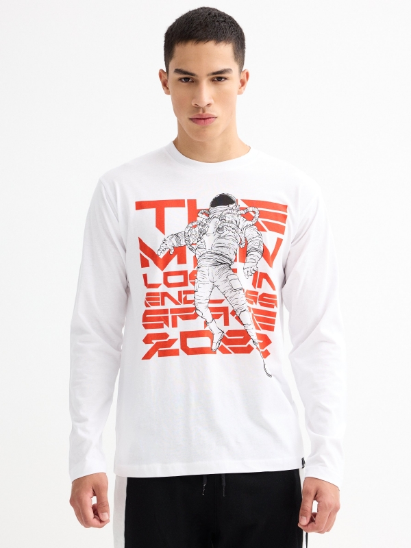 Long sleeve white graphic t-shirt white middle front view