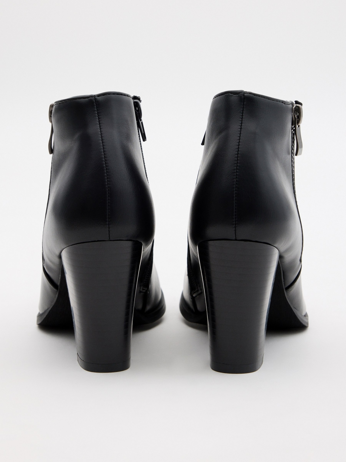 Basic black ankle boot with zipper black detail view