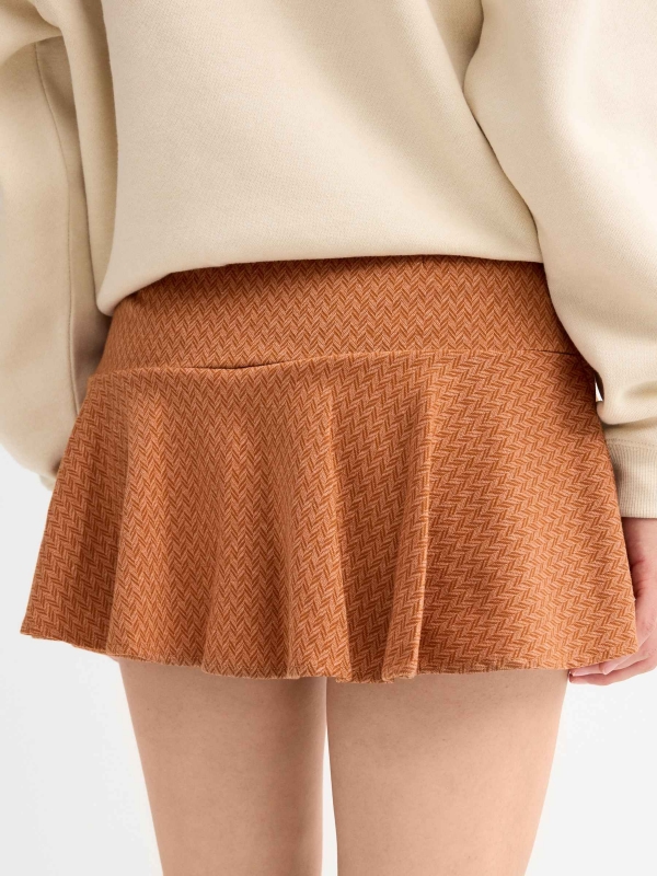 Skort estilo retro canela vista detalhe traseira