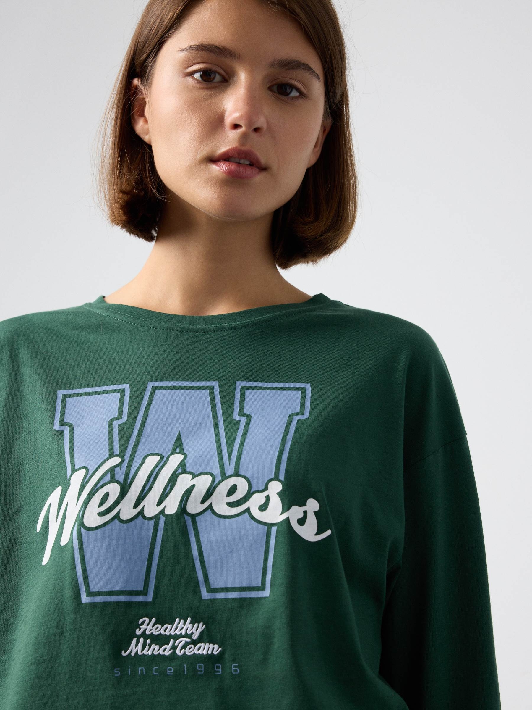 T-shirt com estampado verde vista meia frontal