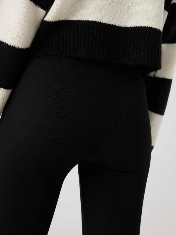 Leggings ottoman tiro alto negro vista detalle