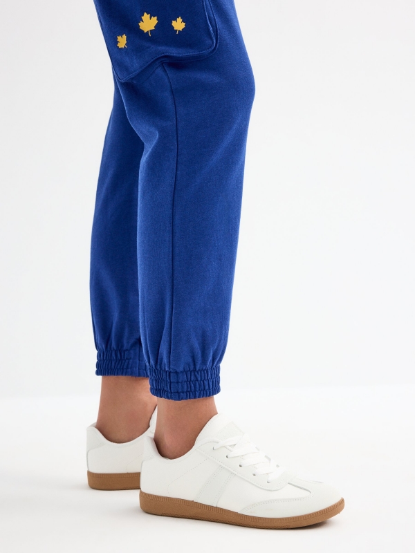 Jogger pants indigo blue detail view