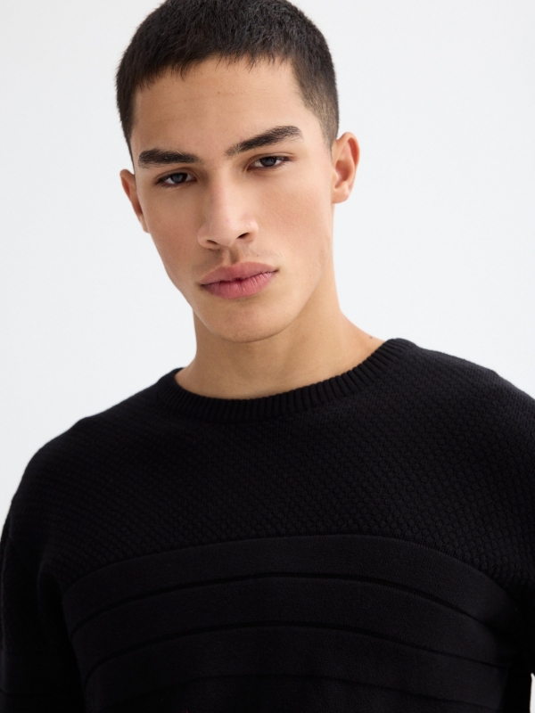 Basic striped texture sweater black detail view