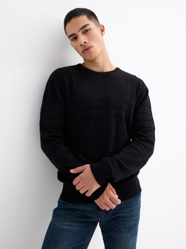 Basic striped texture sweater black detail view