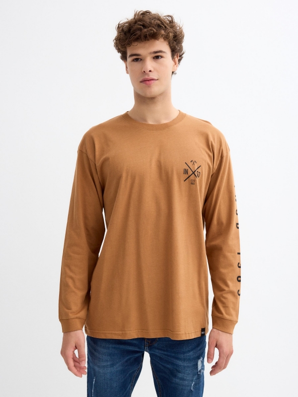Printed t-shirt with cuffs cinnamon middle front view