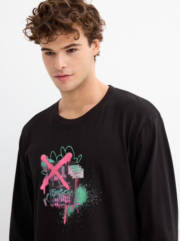 Graffiti print t-shirt black detail view