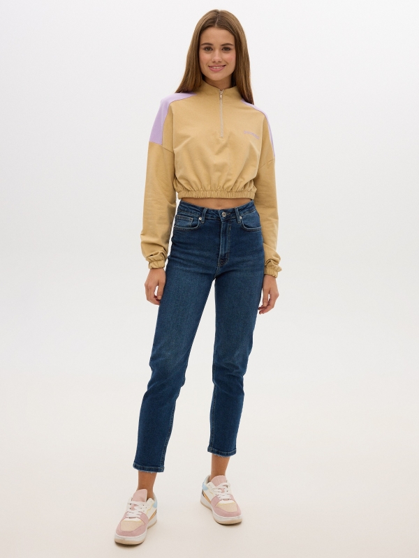 Sweatshirt cropped com fecho de correr marrom terra vista geral frontal