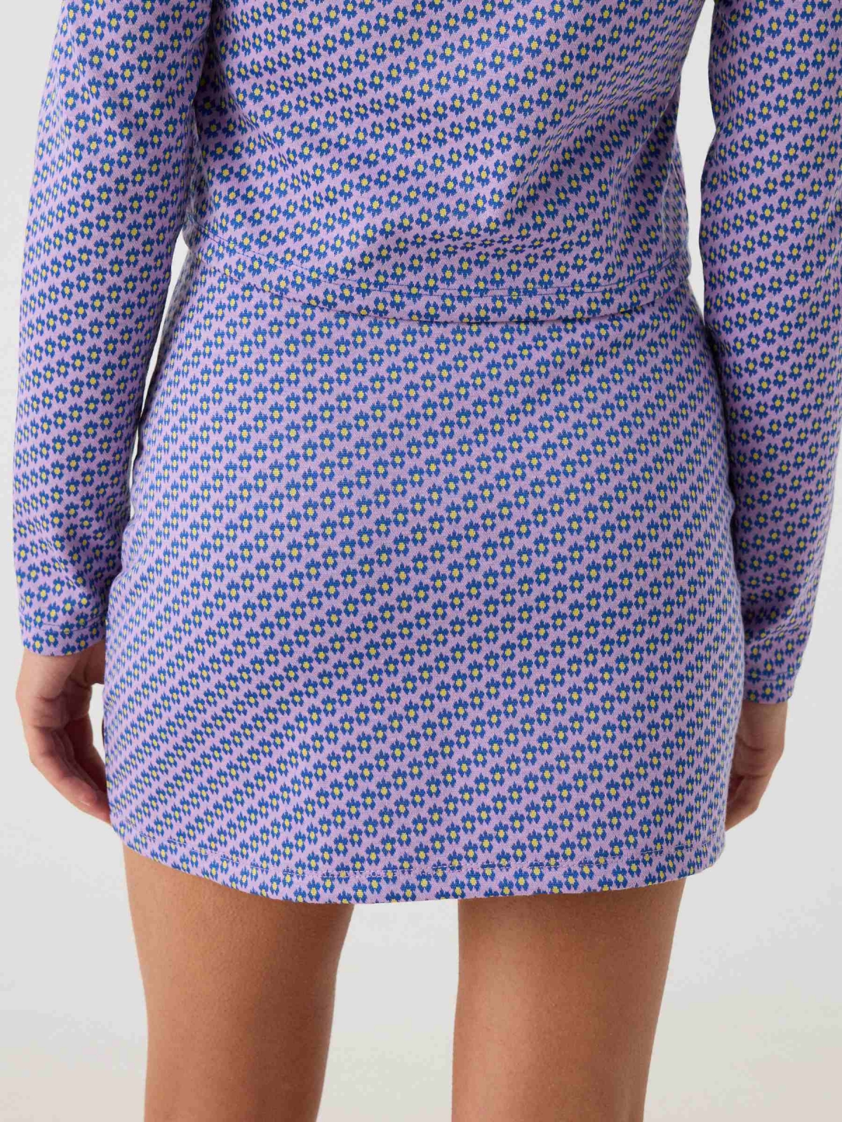 Falda mini jacquard morado vista detalle