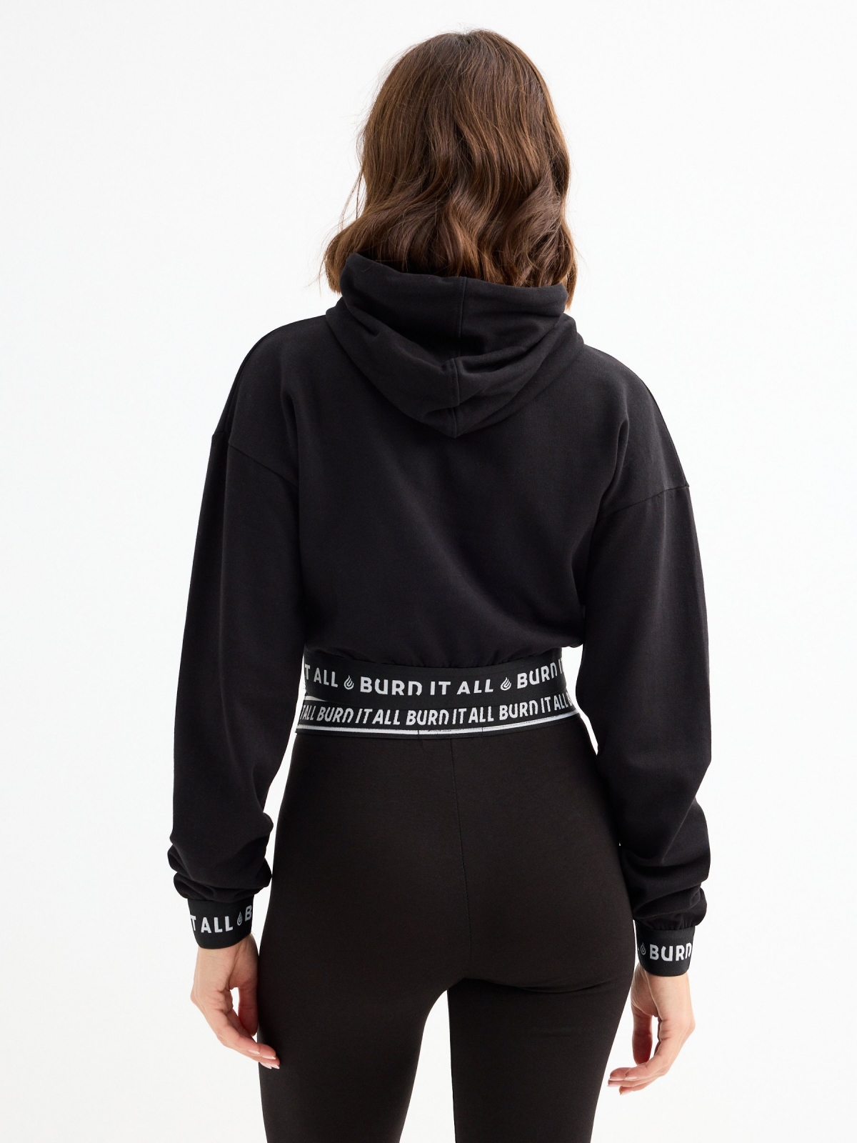 Sudadera crop  Burn It All negro vista media trasera