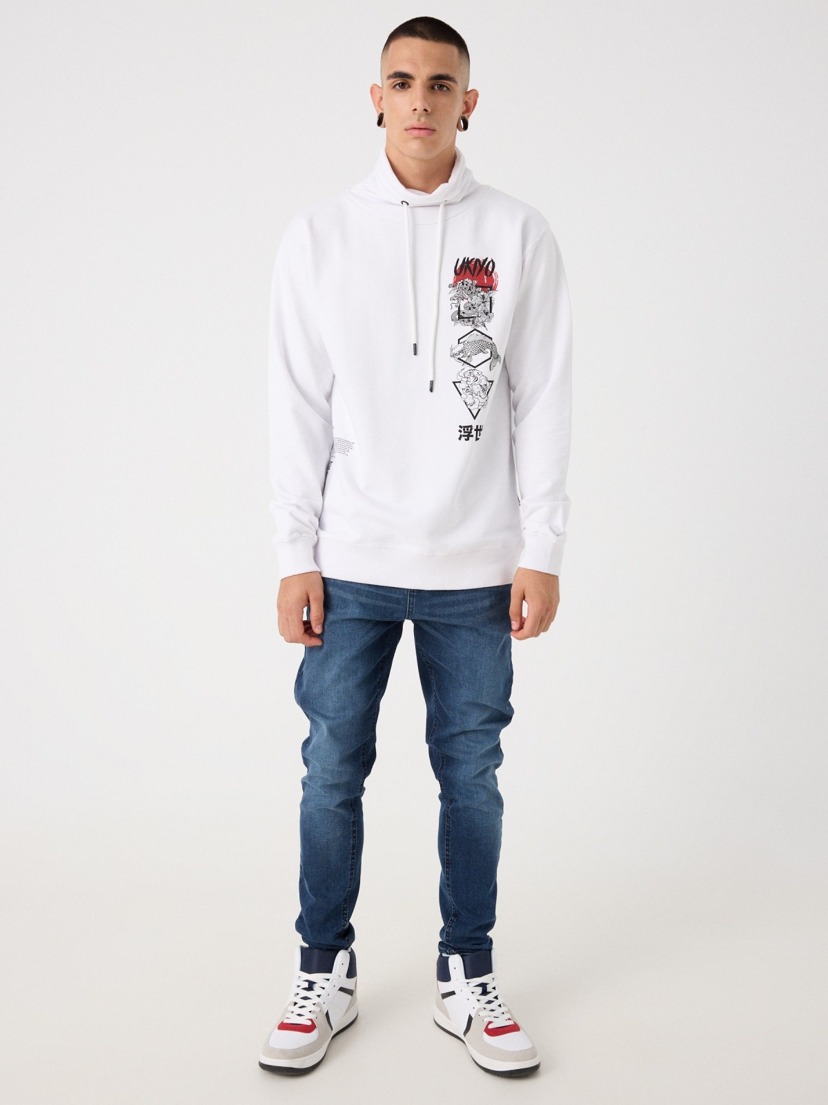 Sweatshirt estampa oriental branco vista geral frontal