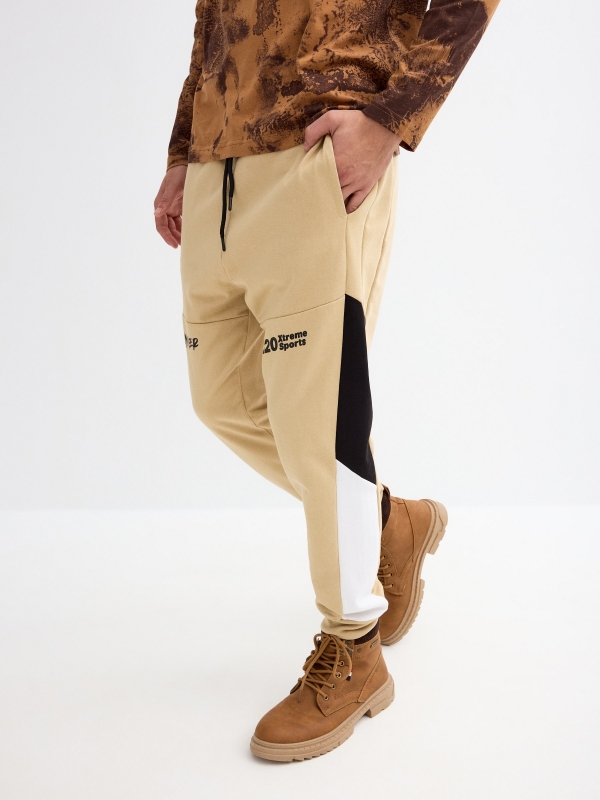 Pantalon jogger arena vista detalle