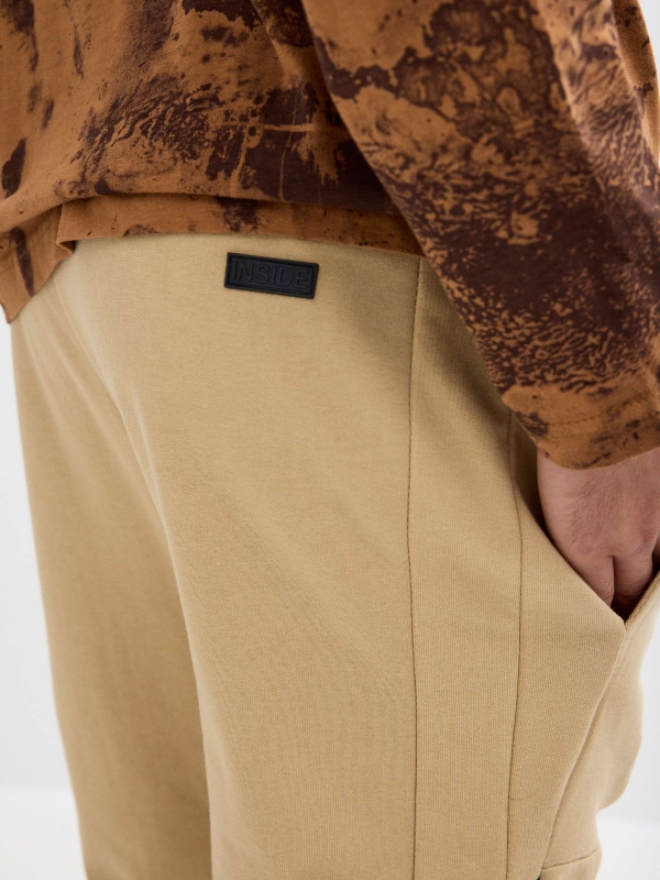 Jogger pants sand detail view