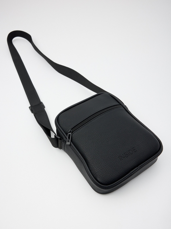 Bolso cruzado negro polipiel vista trasera