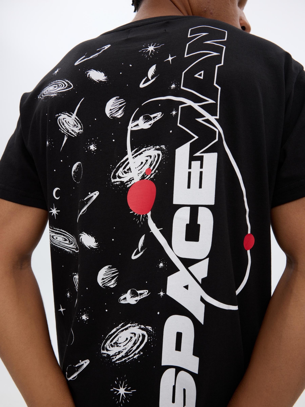 Camiseta space negro vista detalle