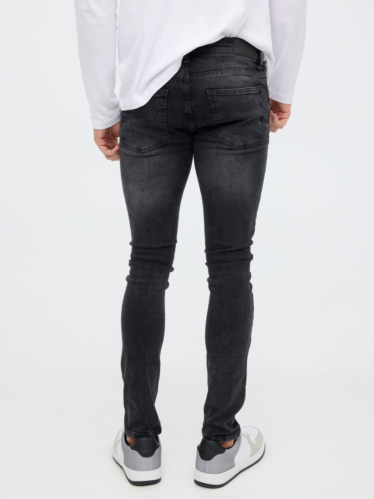 Jeans super slim gris oscuro vista media trasera