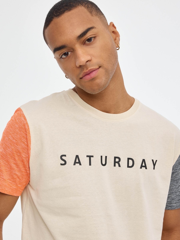 Camiseta color block Saturday arena vista detalle