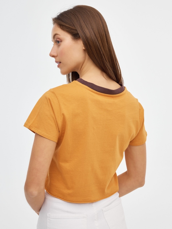 Camiseta crop Sunshine marrón tostado vista media trasera