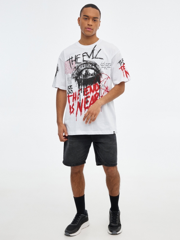 T-shirt oversized com impressão de graffiti branco vista geral frontal