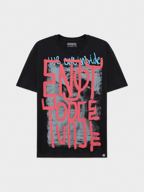  T-shirt com impressão de texto preto