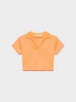 %Pto% Camiseta crop cuello polo salmón