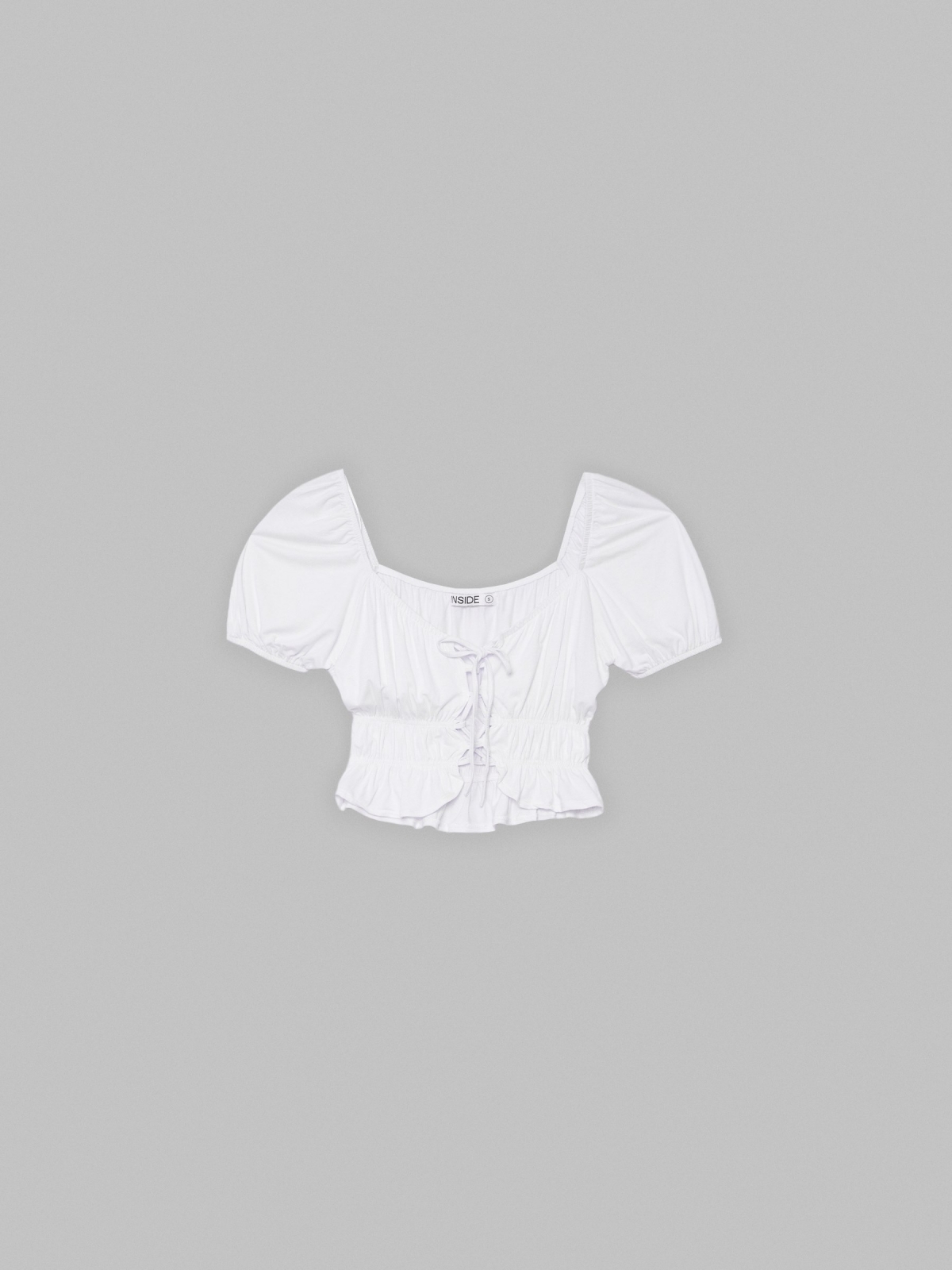  Camiseta cropped volante lace up blanco