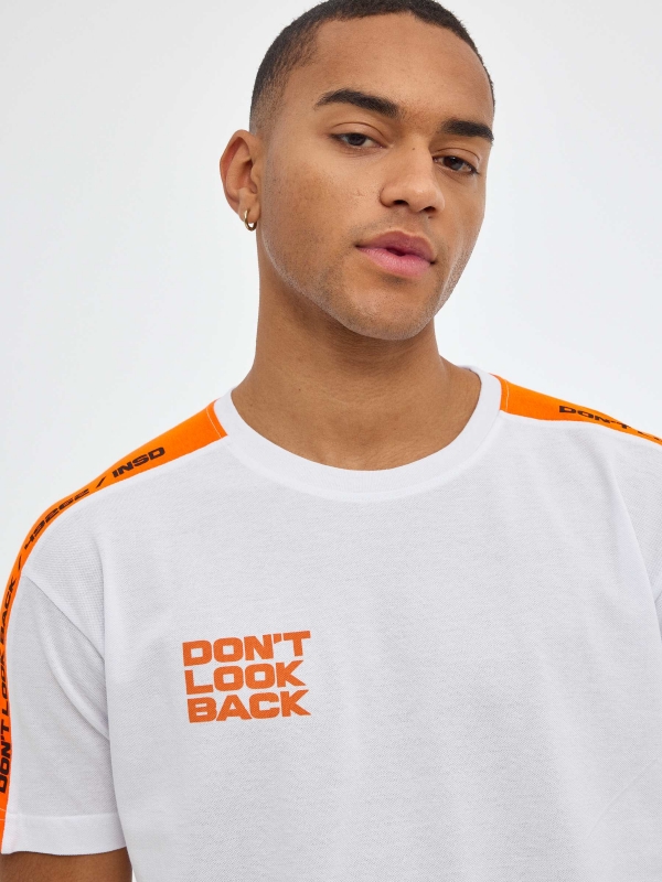 Camiseta Dont look back blanco vista detalle