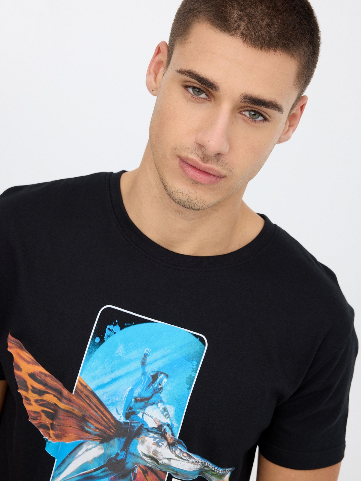 T-shirt Avatar preto vista detalhe