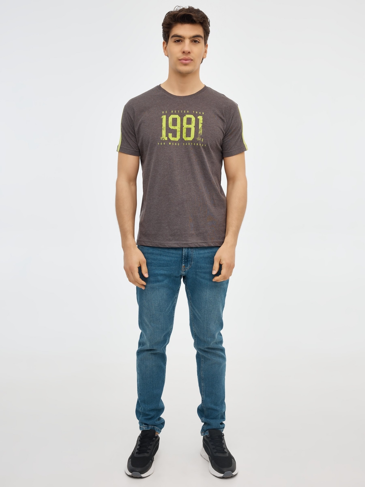 T-shirt 1981 cinza escuro vista geral frontal