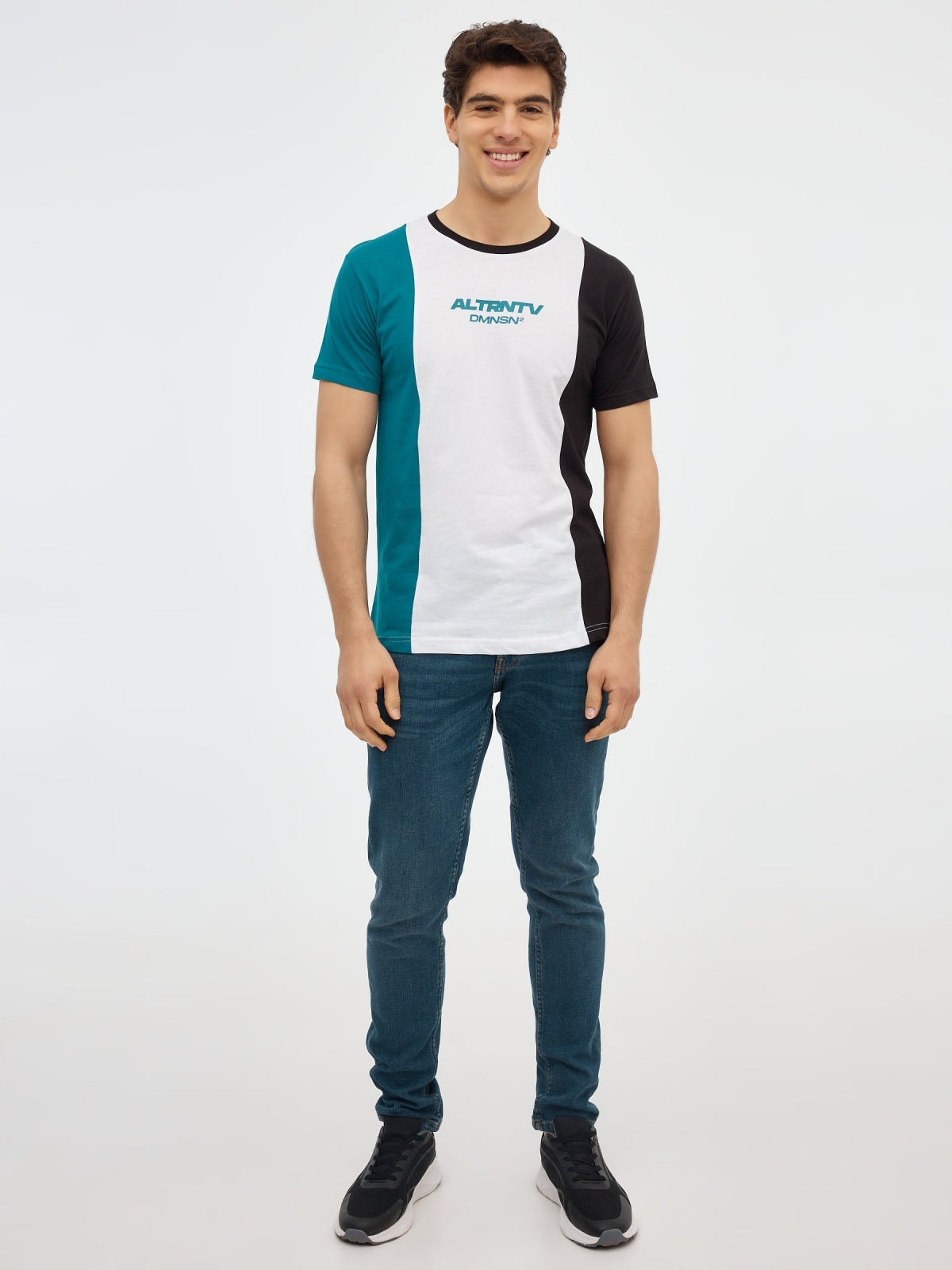 T-shirt ALTRNTV preto vista geral frontal