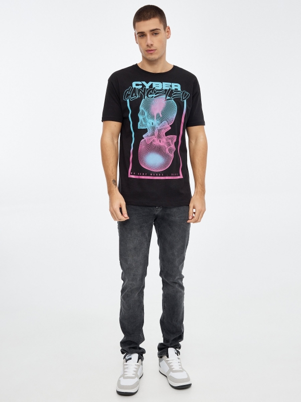 T-shirt com crânio impresso preto vista geral frontal