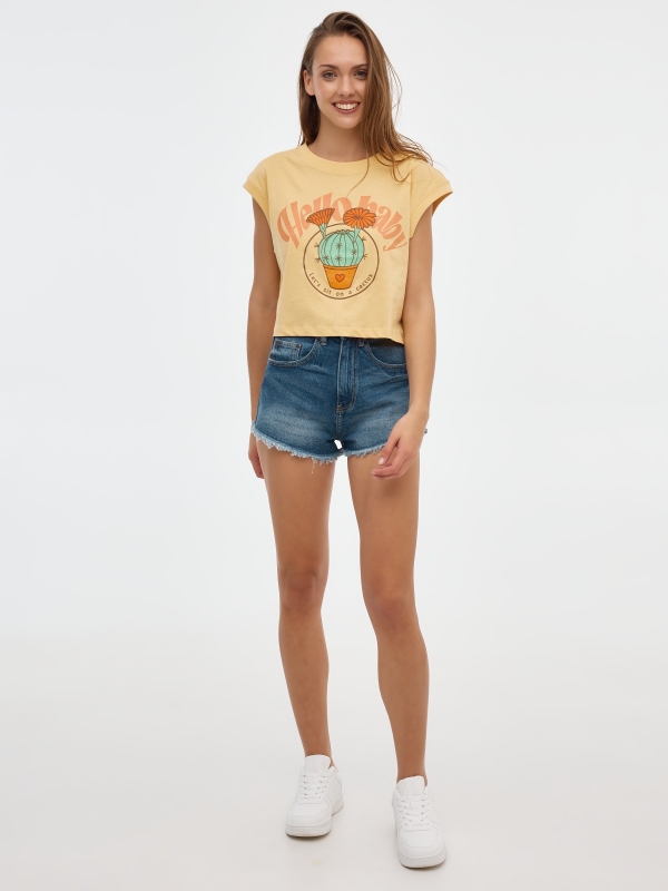 Camiseta crop cactus amarillo claro vista general frontal
