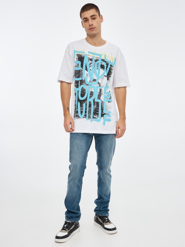 Camiseta estampado texto blanco vista general frontal