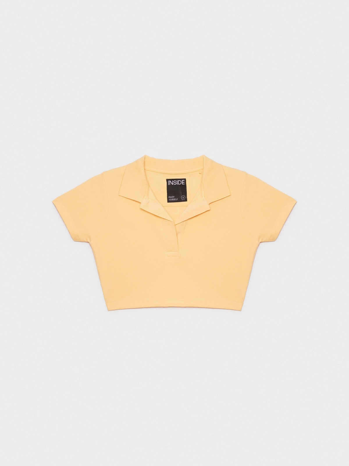  Camiseta crop cuello polo amarillo claro