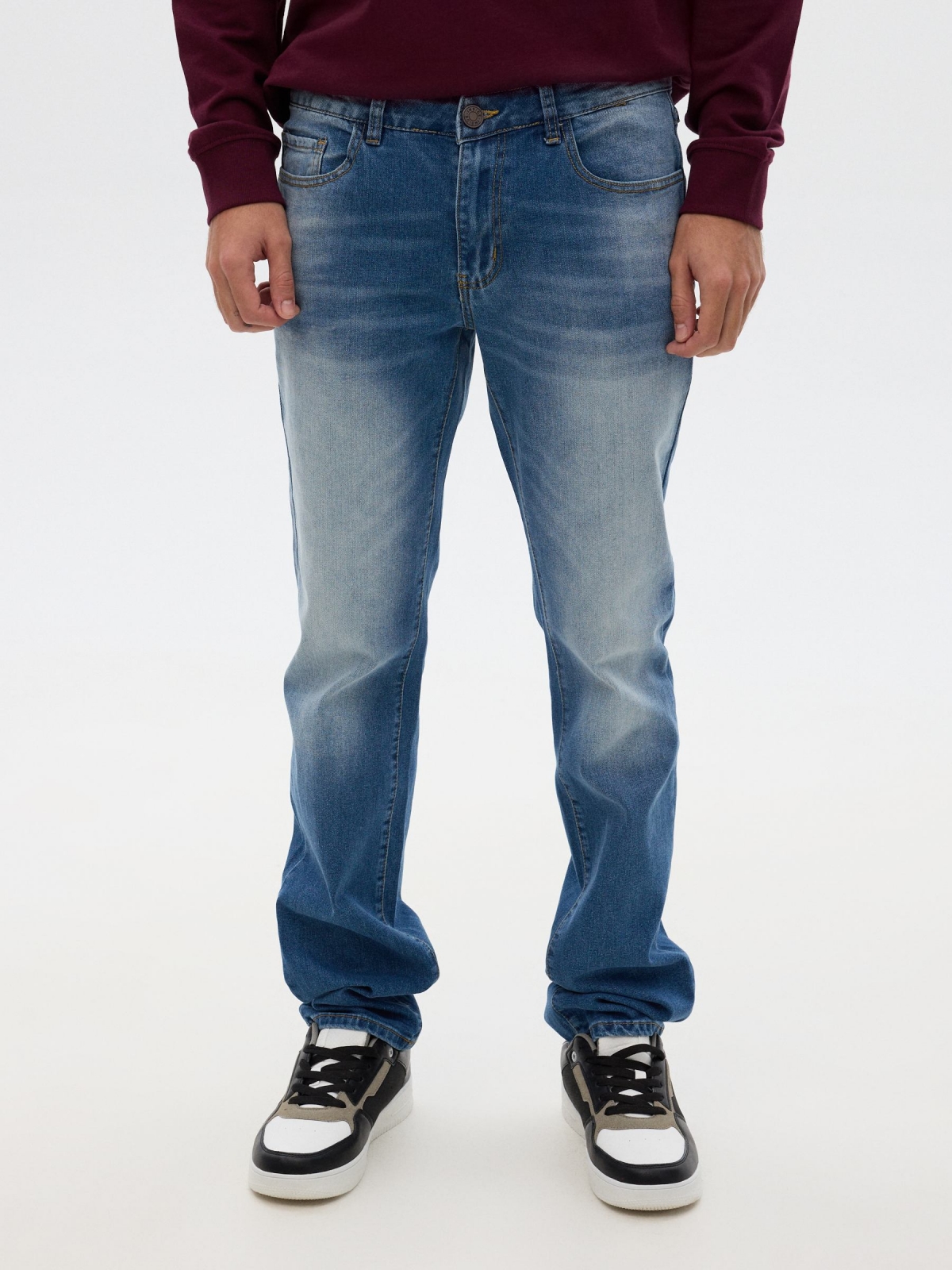 Regular jeans blue middle front view