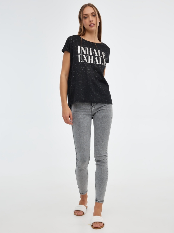 Inspire Exhale Shirt preto vista geral frontal