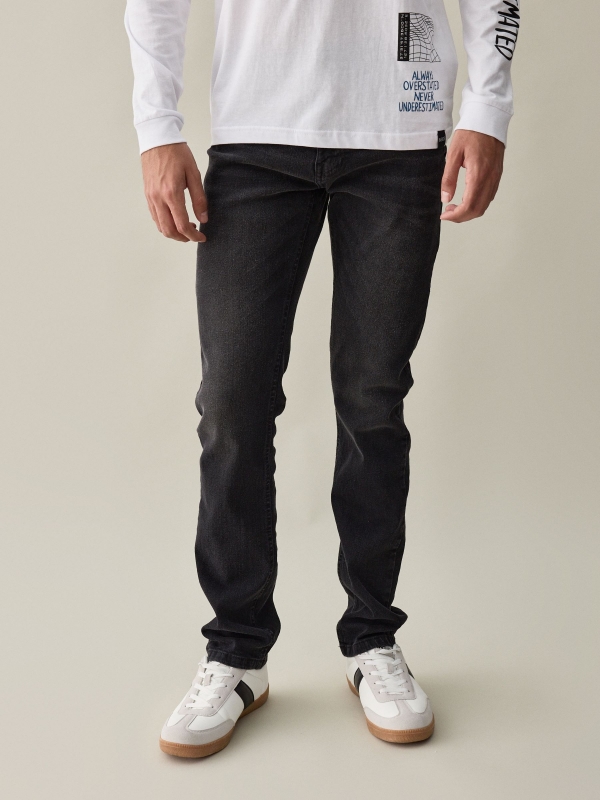 Dark gray basic jeans black middle front view