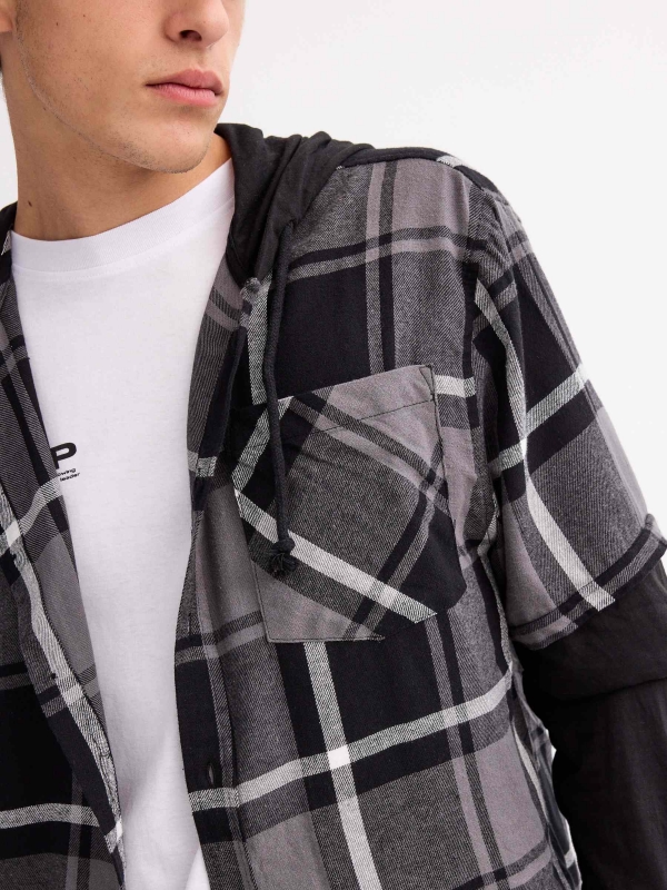 Camisa de lã com capuz preto vista detalhe