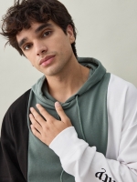 %Pto% Tricolor sweatshirt with text greyish green