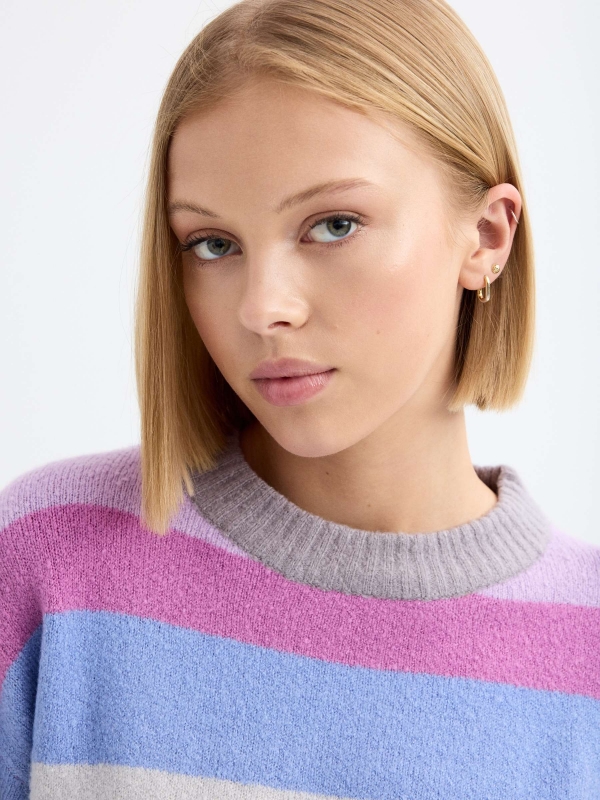 Jersey oversized cuello perkins morado vista detalle