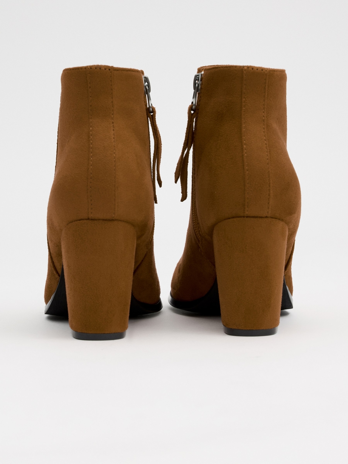 Basic wide heel ankle boots brown detail view