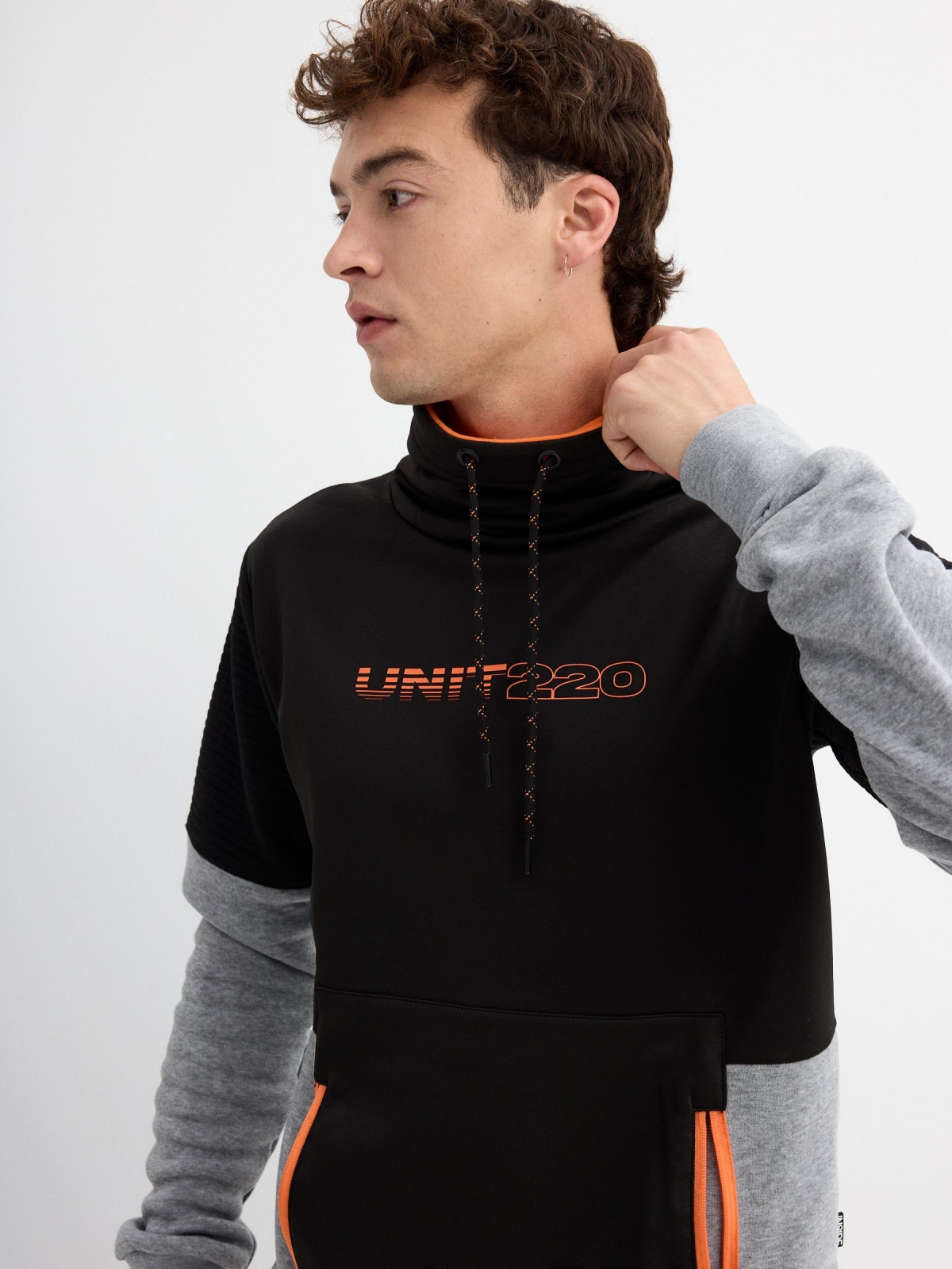 Unit220 Sweatshirt black detail view