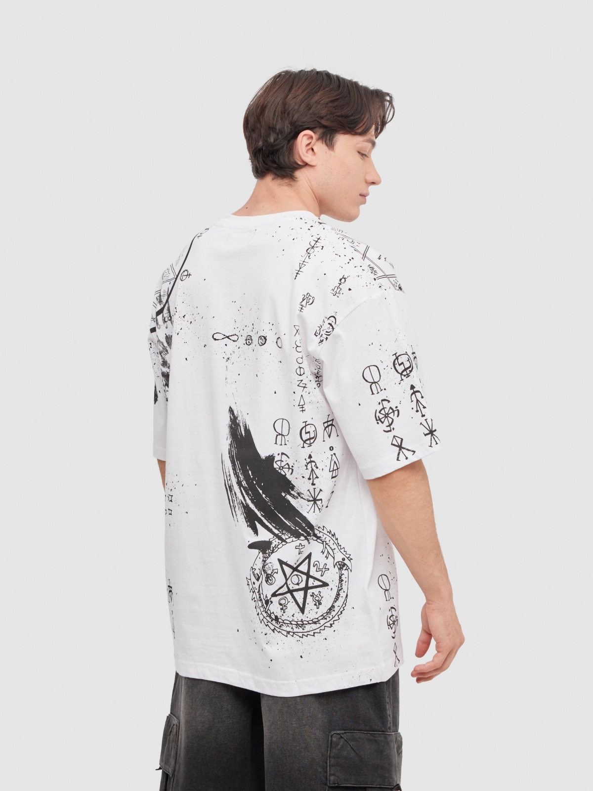 Mystic print t-shirt white middle back view