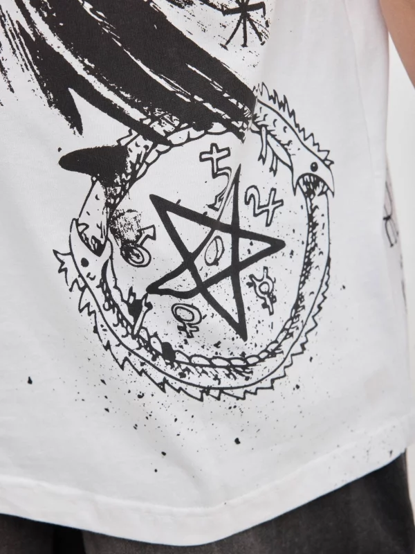Camiseta print místico blanco vista detalle