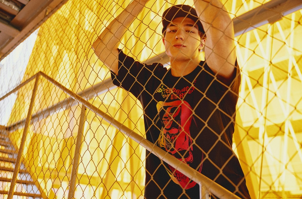 T-shirt com caveiras de grandes dimensões preto