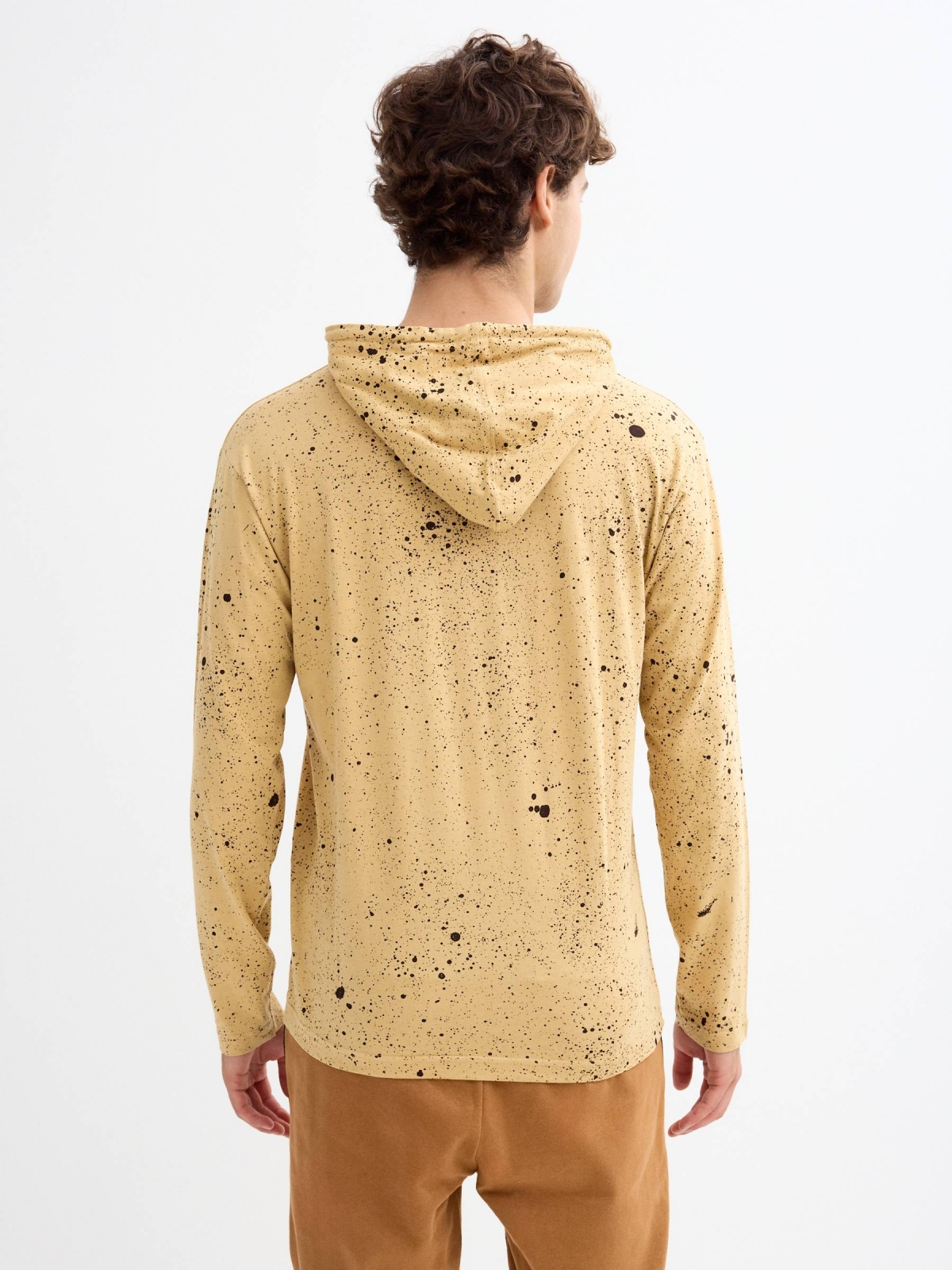 Hooded print t-shirt earth brown middle back view